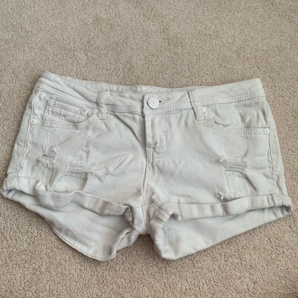 Vanilla Star Distressed White Short Shorts Size 9